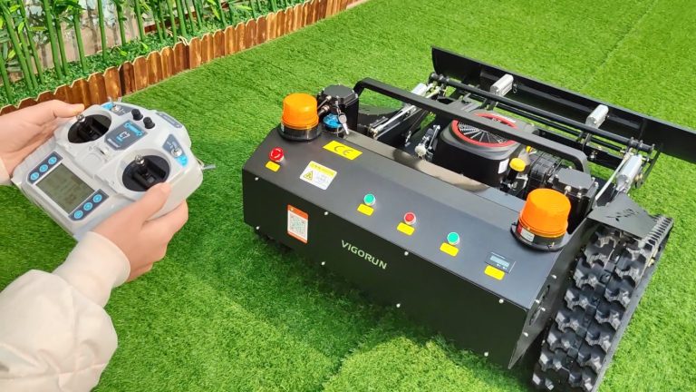 The machine moved smoothly up the slope-VIGORUN wireless crawler lawn mower robot