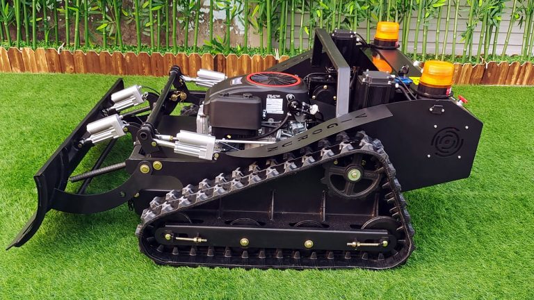 Let the remote control replace manpower Vigorun remotely controlled rubber track weeder