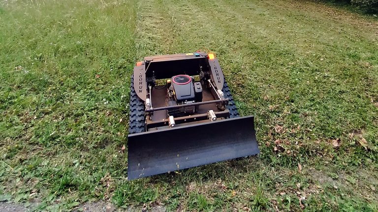 Vigorun remotely controlled caterpillar weed trimmer for sale