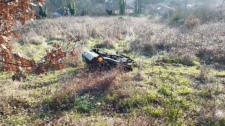 Vigorun VTLM800 wireless track-mounted lawn cutter machine for sale made by Vigorun Tech
